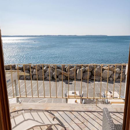Seahouse Apartments 피란 외부 사진