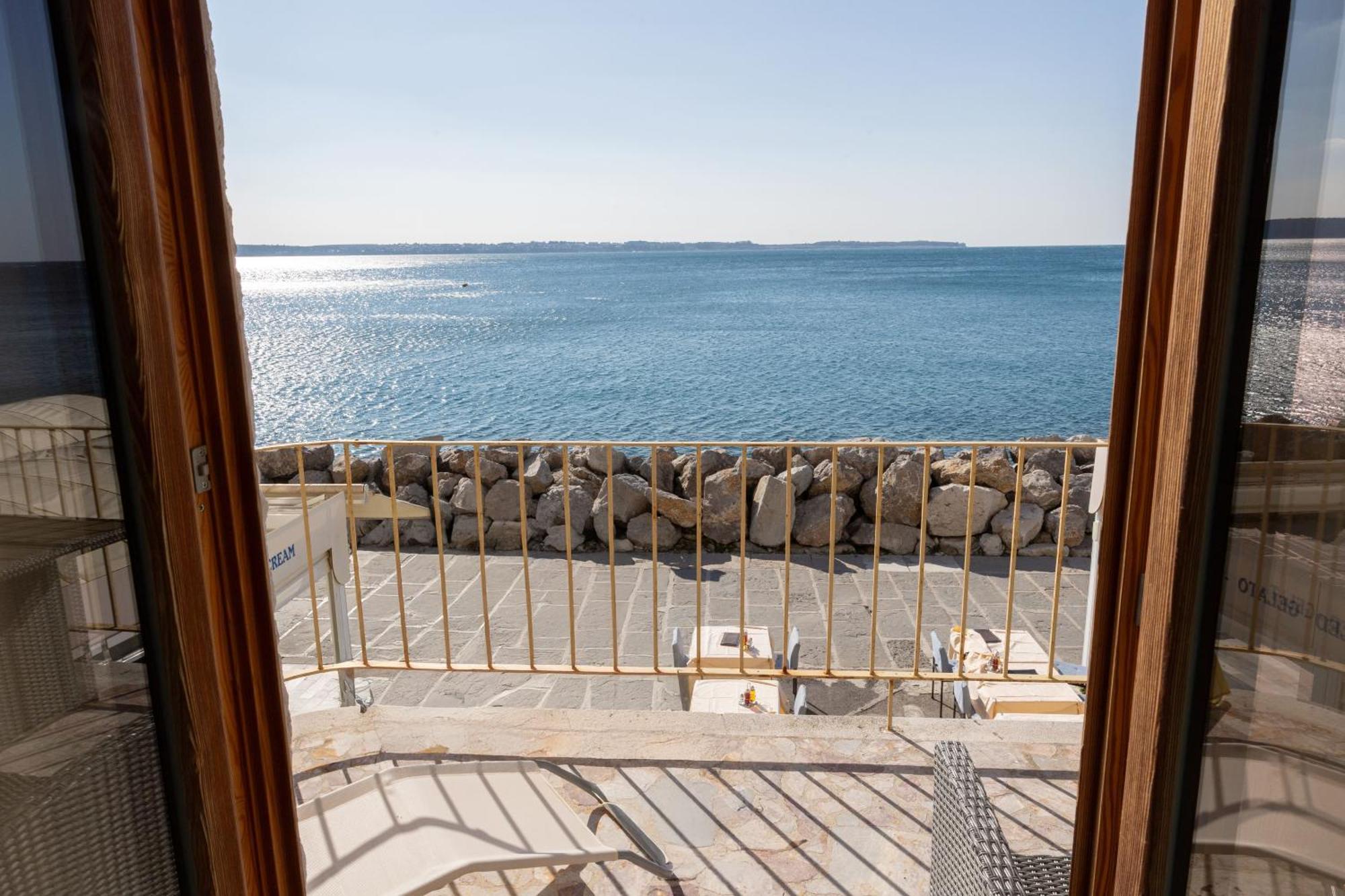 Seahouse Apartments 피란 외부 사진