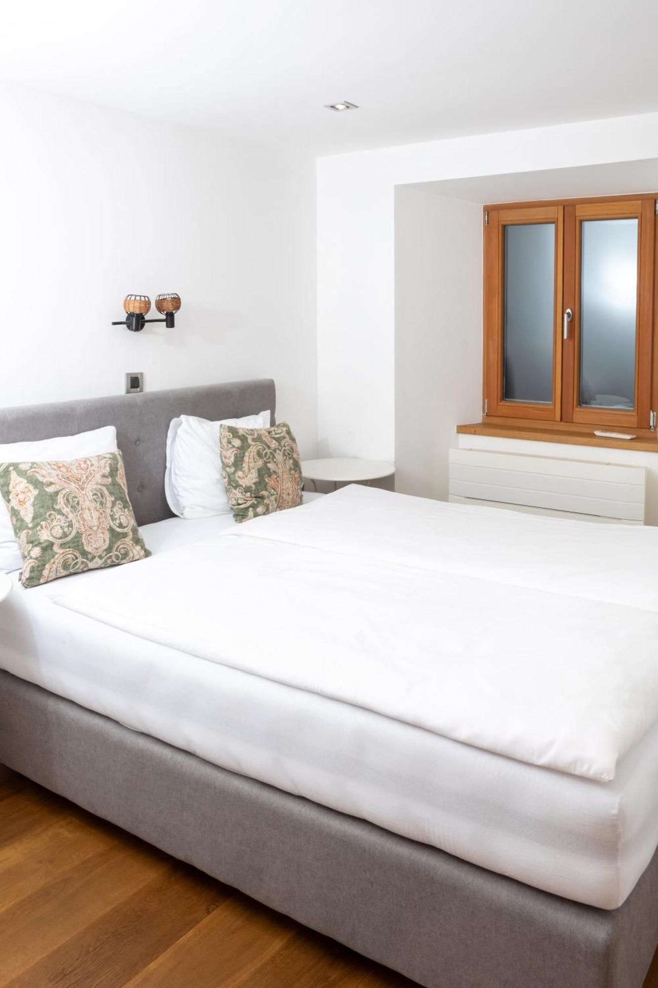 Seahouse Apartments 피란 외부 사진